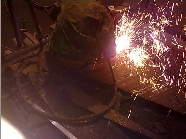 KN60耐磨鋼板焊接接頭宏觀形貌與微觀組織 KN60耐磨鋼板焊接接頭宏觀形貌與微觀組織