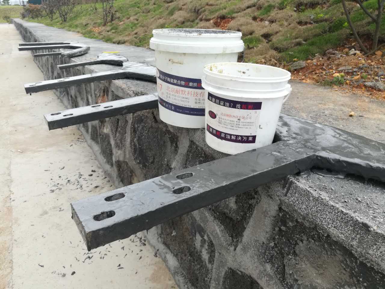 風沙環境下風力機耐磨葉片耐磨鋼板設計研究 風沙環境下風力機耐磨葉片耐磨鋼板設計研究