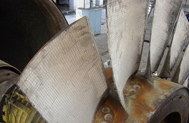 風沙環境下風力機耐磨葉片耐磨鋼板設計研究 風沙環境下風力機耐磨葉片耐磨鋼板設計研究